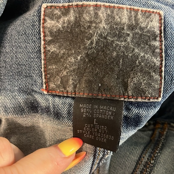 Guess Denim Jacket Size Large Stretch Chest Pockets - Picture 7 of 8